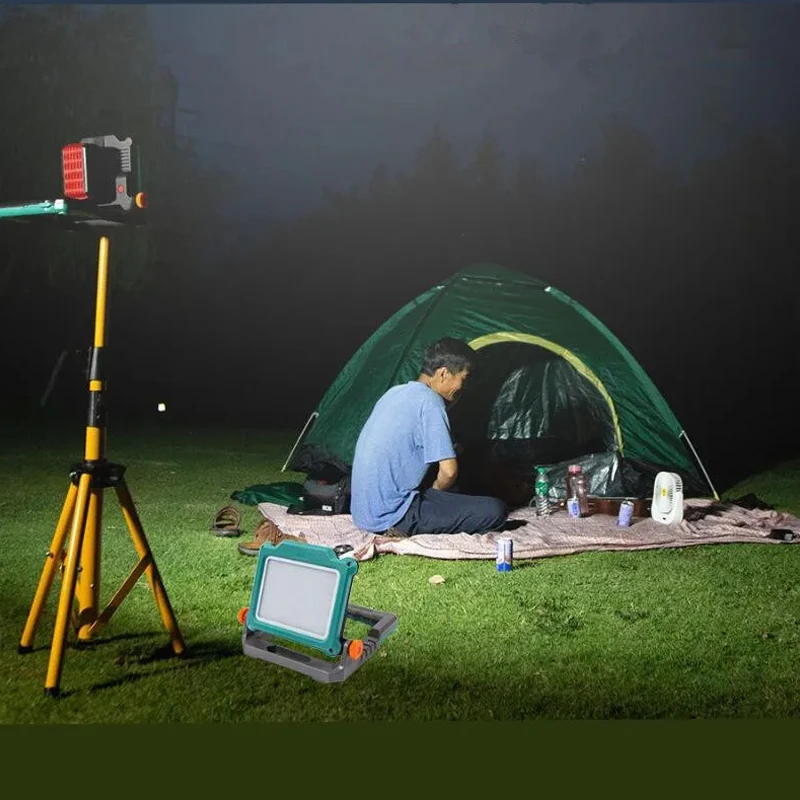 Lampu sorot LED untuk berkemah - Outdoor Lighting Milwaukee ulasan dan harga